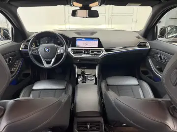 BMW SERIA 318 Luxury  2022