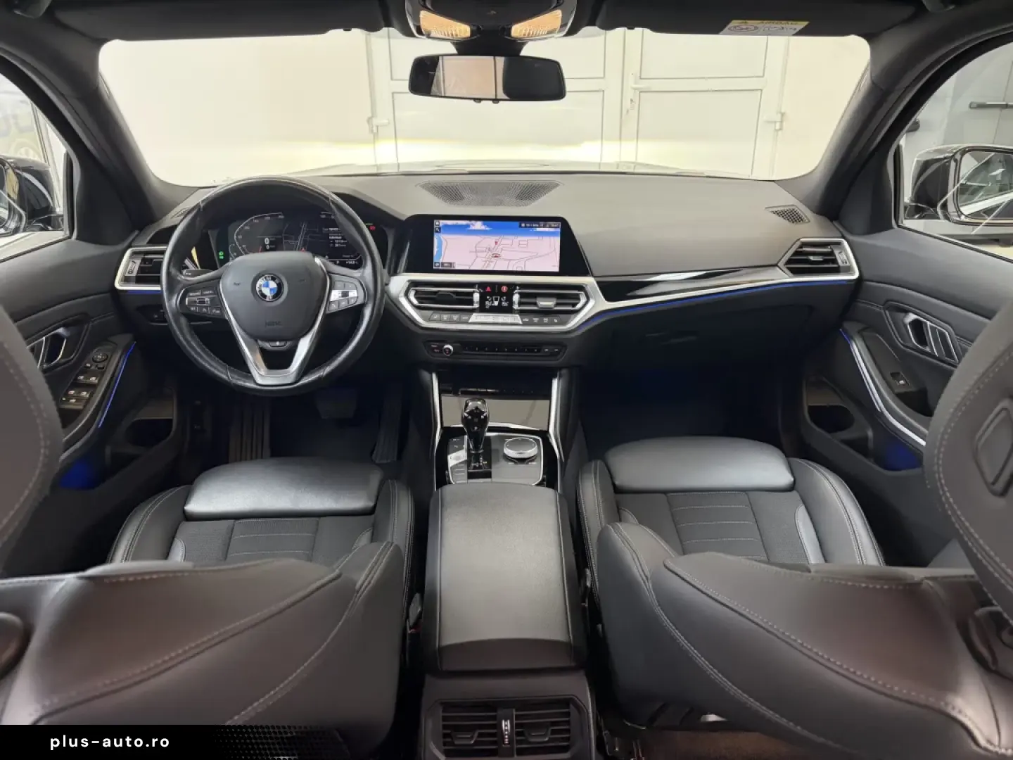 BMW SERIA 318 Luxury  2022