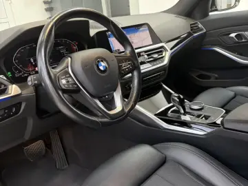 BMW SERIA 318 Luxury  2022