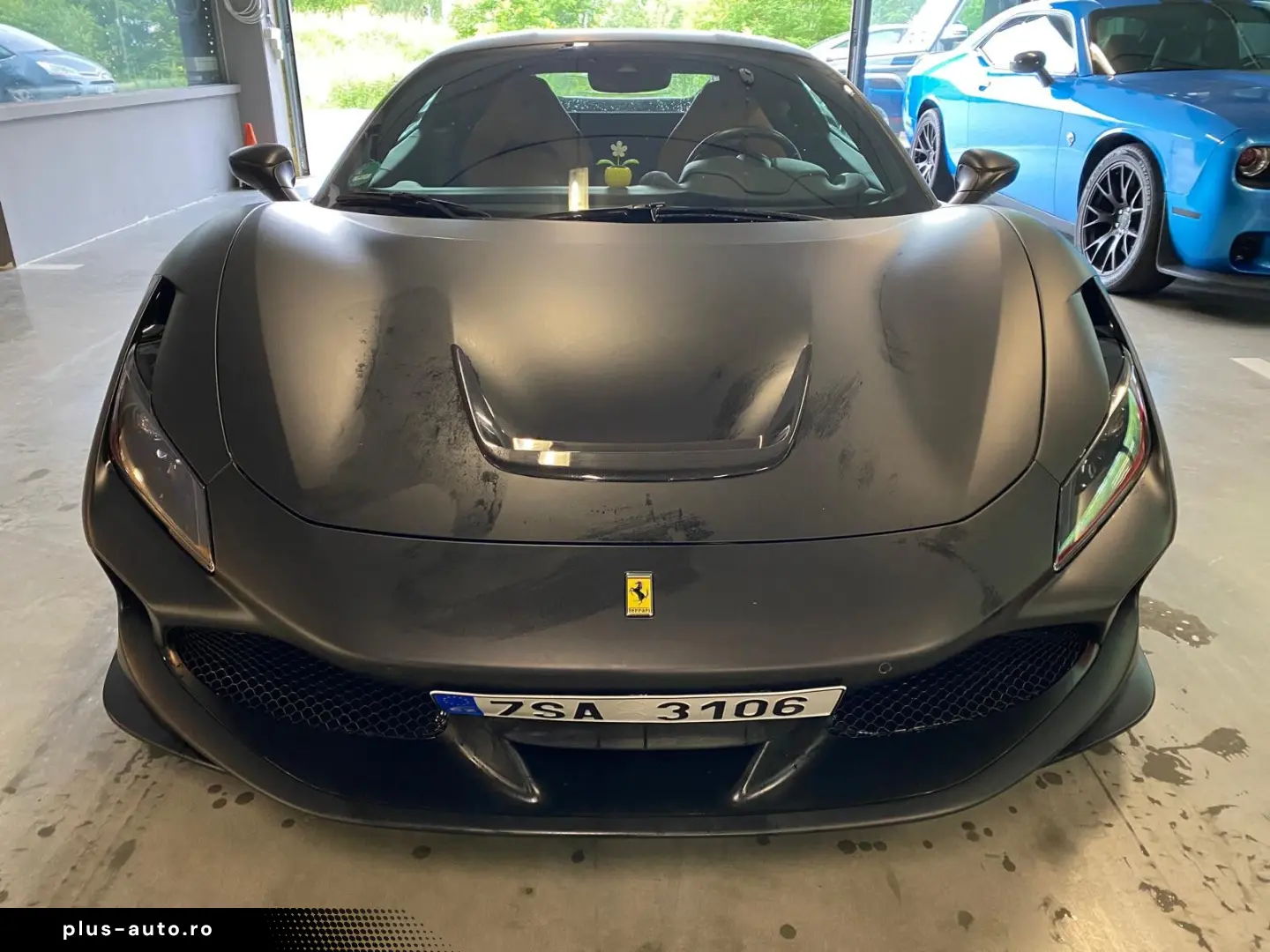 FERRARI F8