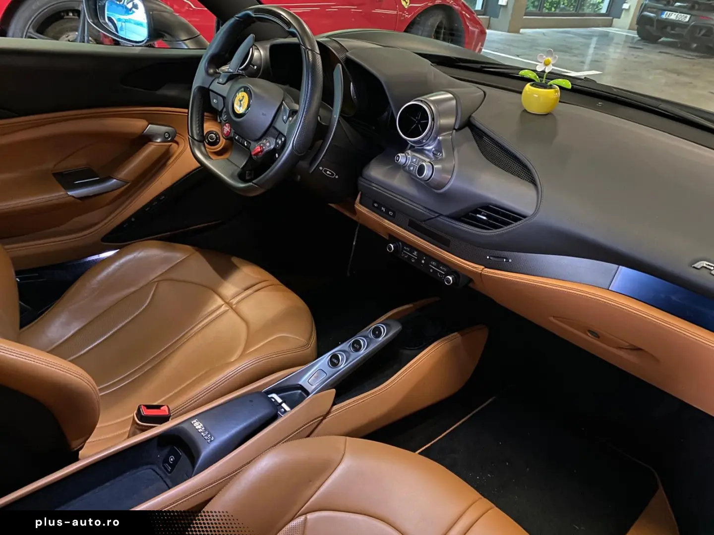 FERRARI F8