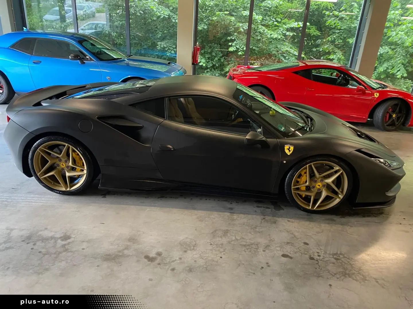 FERRARI F8