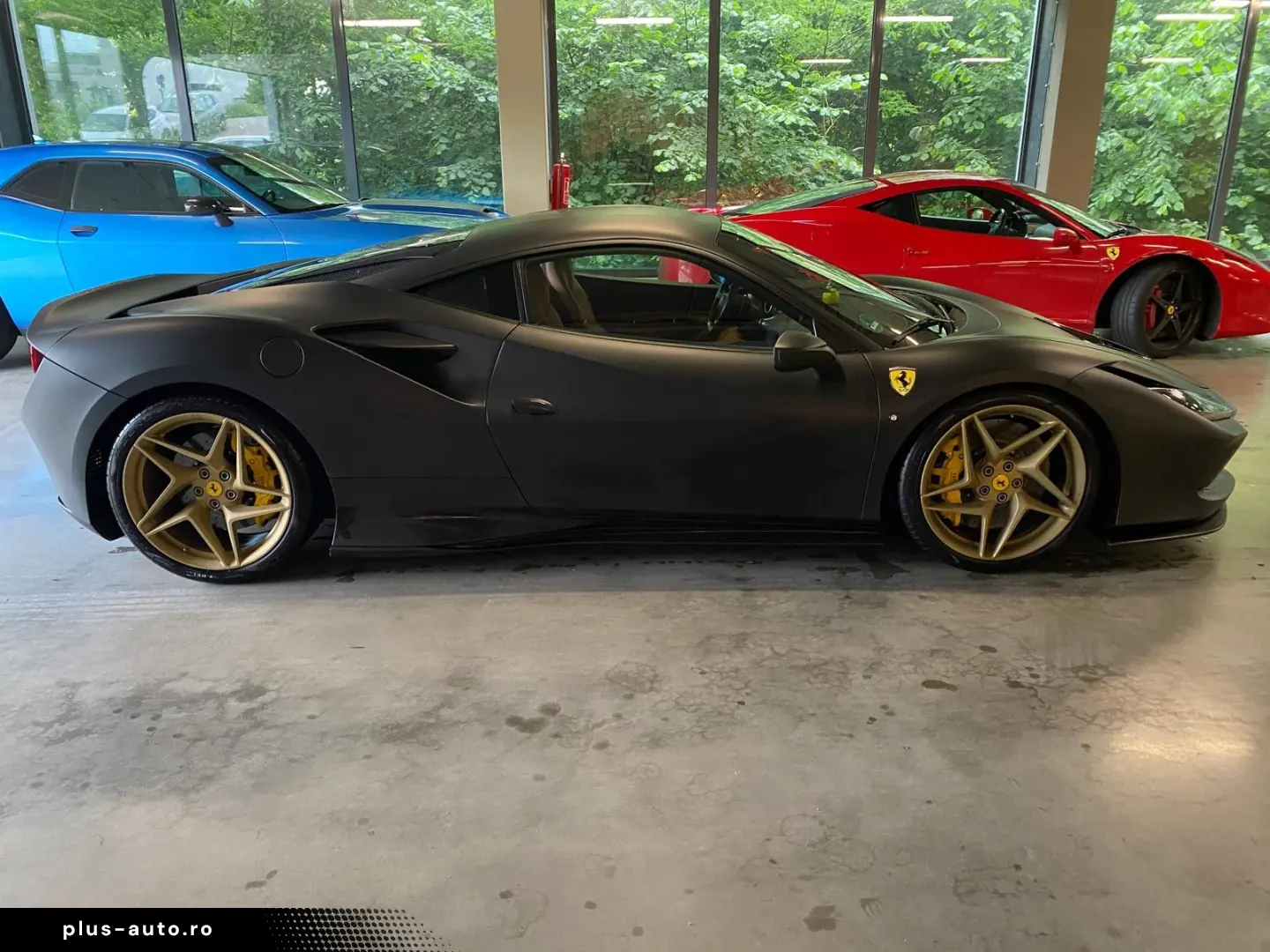 FERRARI F8