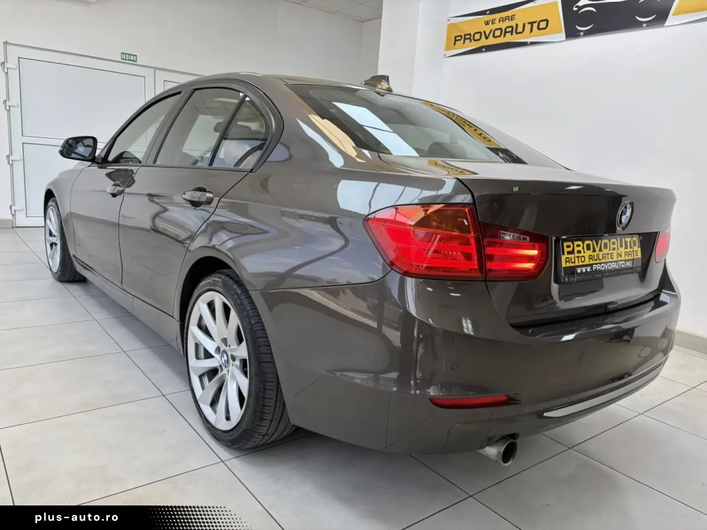 BMW SERIA 320i Business  2012