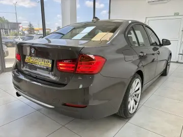 BMW SERIA 320i Business  2012