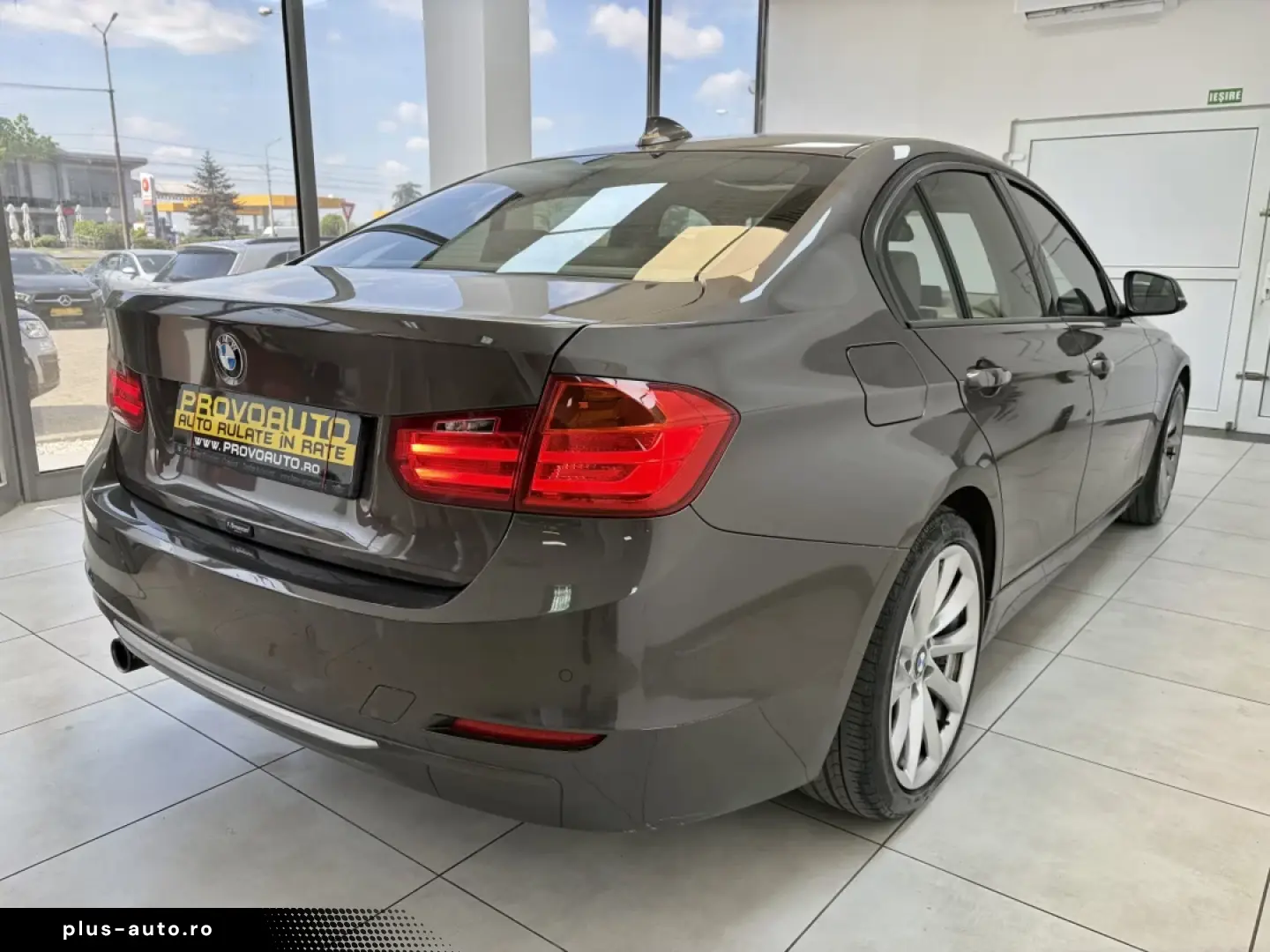 BMW SERIA 320i Business  2012