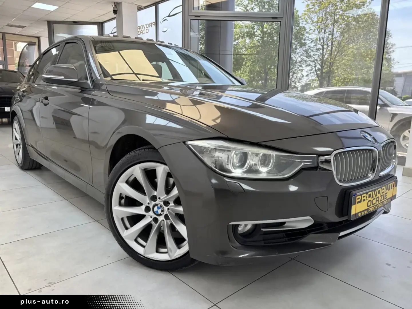 BMW SERIA 320i Business  2012