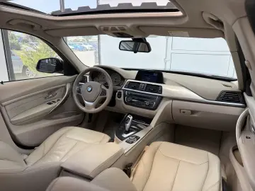 BMW SERIA 320i Business  2012