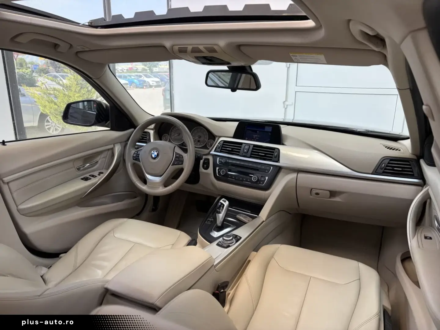 BMW SERIA 320i Business  2012