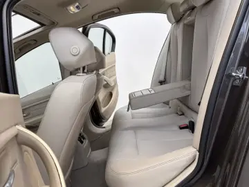 BMW SERIA 320i Business  2012