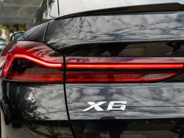 BMW X6 30d M SPORT.DR.ASS.PANO.LUFTF.LED.H K.HUD.360
