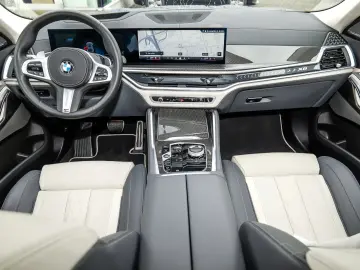 BMW X6 xDrive30d M Sport PANO HUD ACC RFK NAVI LED D