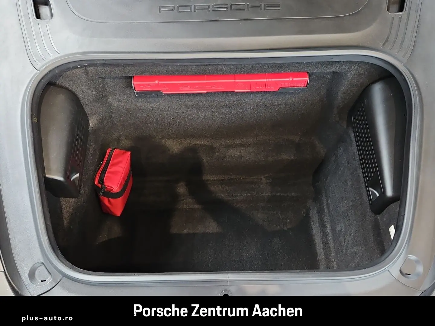 PORSCHE Cayman 718 BOSE 20-Zoll Rückfahrkamera