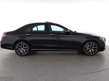 Mercedes-Benz E 300 e 4M AMG