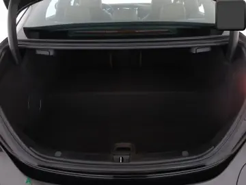 Mercedes-Benz E 300 e 4M AMG
