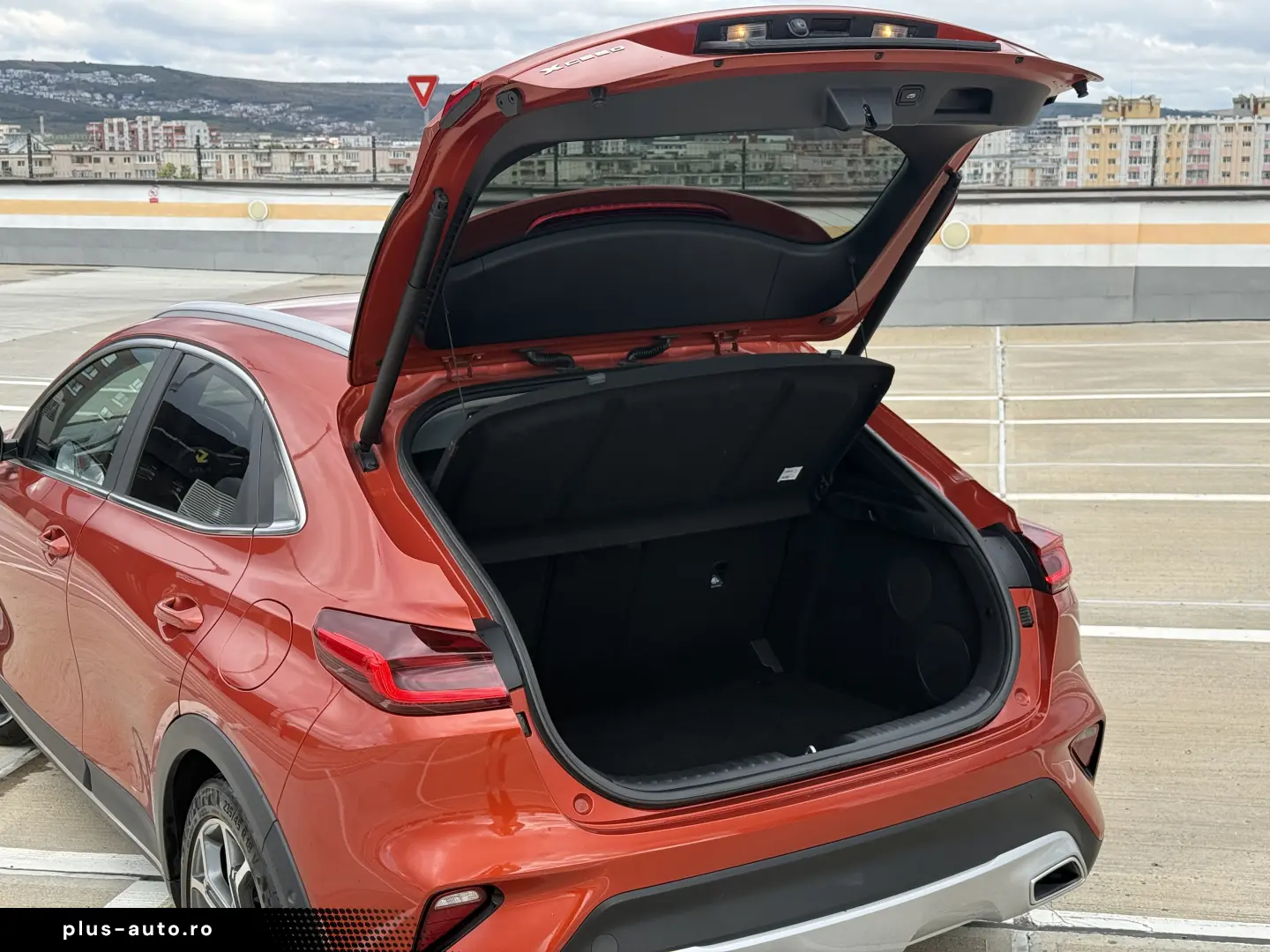 Kia XCeed Platinum 1.6 MHEV Diesel Automat 2022 136 CP