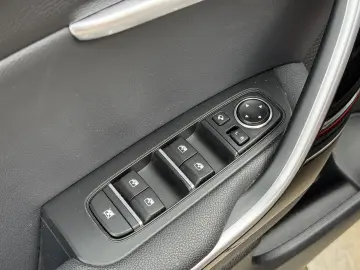 Kia XCeed Platinum 1.6 MHEV Diesel Automat 2022 136 CP
