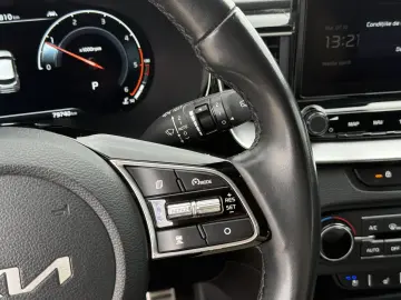Kia XCeed Platinum 1.6 MHEV Diesel Automat 2022 136 CP