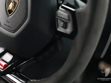 LAMBORGHINI Huracan Tecnica