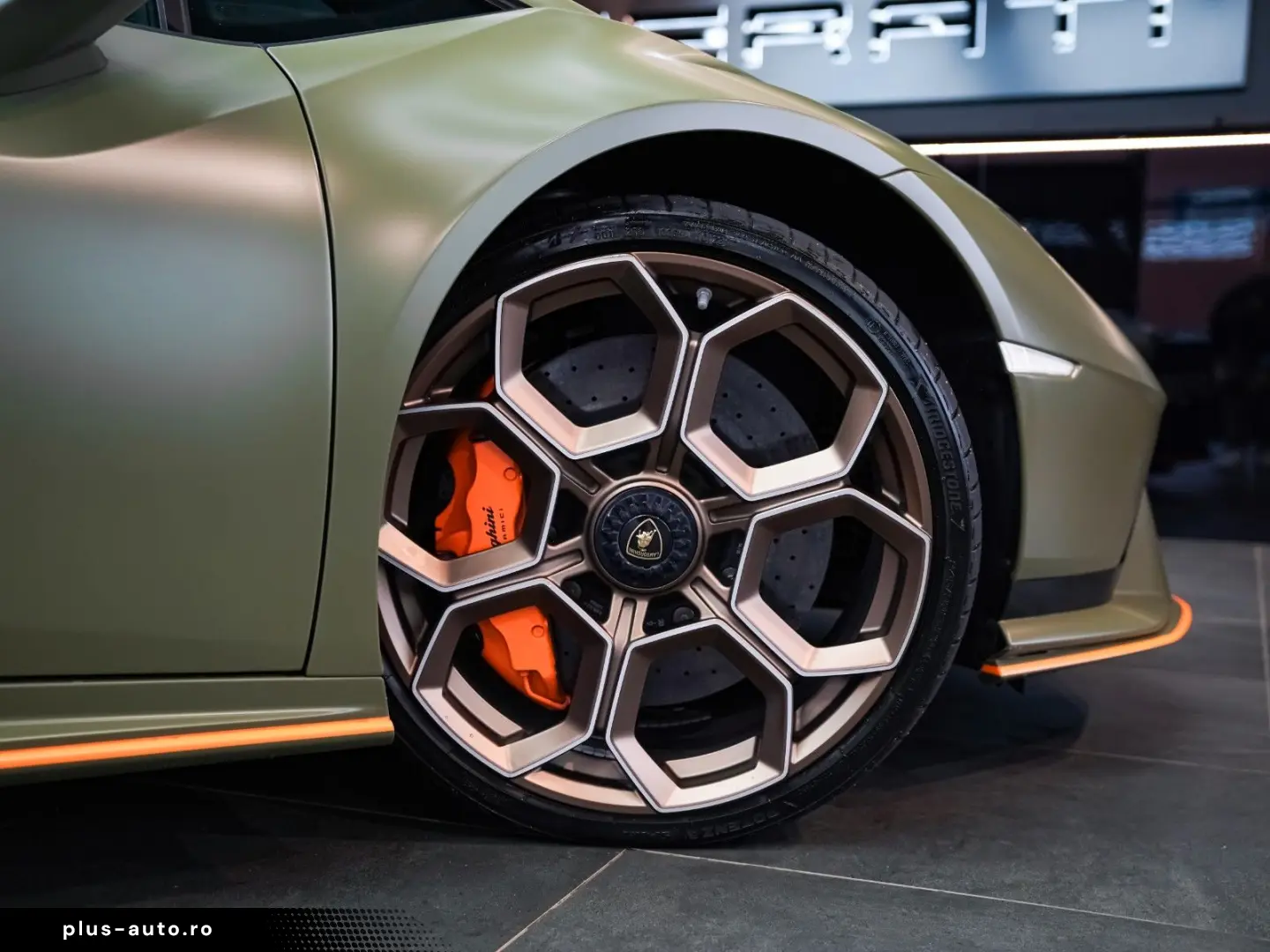 LAMBORGHINI Huracan Tecnica Verde Turbine green