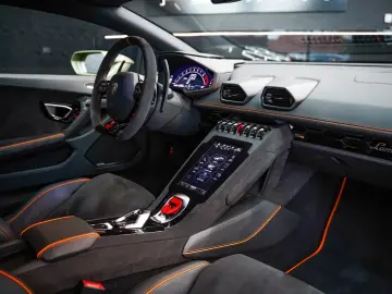 LAMBORGHINI Huracan Tecnica Verde Turbine green