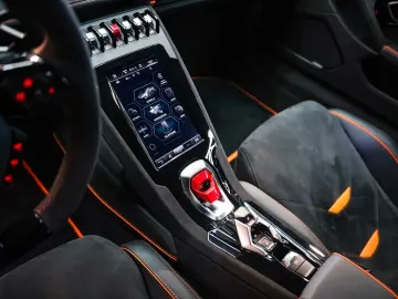 LAMBORGHINI Huracan Tecnica Verde Turbine green