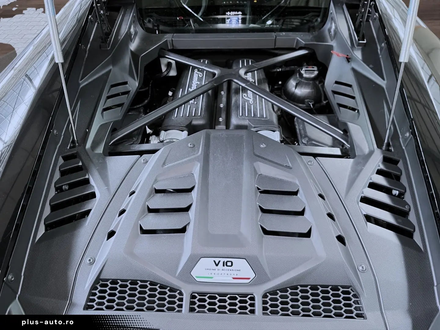 LAMBORGHINI Huracan EVO RWD 60 Jahre Edition