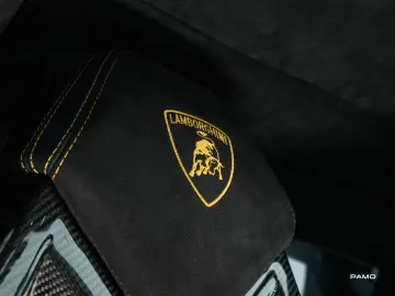 LAMBORGHINI  Huracan Tecnica   Racing Seats  Lift