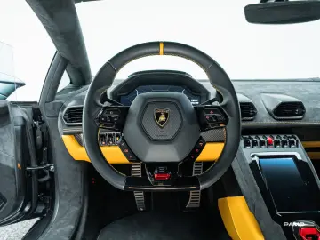 LAMBORGHINI  Huracan Tecnica   Racing Seats  Lift