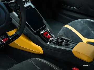 LAMBORGHINI  Huracan Tecnica   Racing Seats  Lift