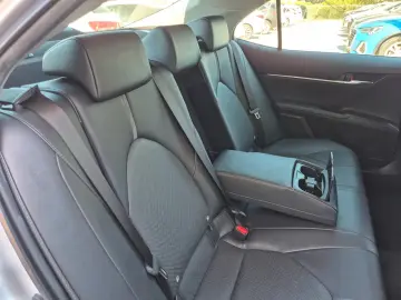 Toyota Camry 2.5 HYBRID E XECUTIVE E-CVT