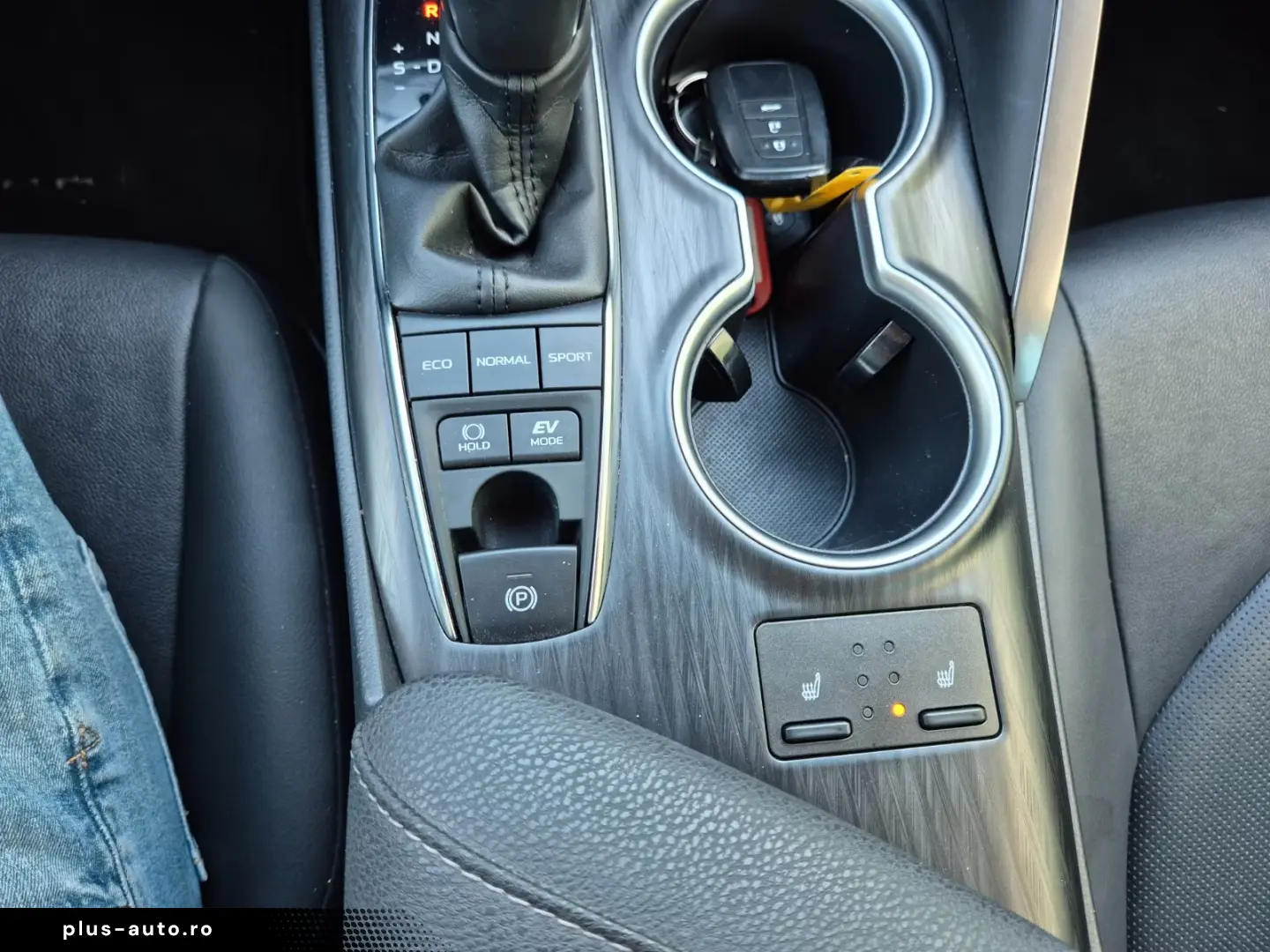 Toyota Camry 2.5 HYBRID E XECUTIVE E-CVT