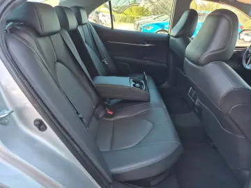 Toyota Camry 2.5 HYBRID E XECUTIVE E-CVT