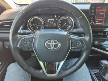 Toyota Camry 2.5 HYBRID E XECUTIVE E-CVT