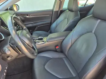 Toyota Camry 2.5 HYBRID E XECUTIVE E-CVT
