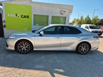 Toyota Camry 2.5 HYBRID E XECUTIVE E-CVT