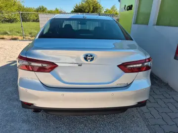 Toyota Camry 2.5 HYBRID E XECUTIVE E-CVT