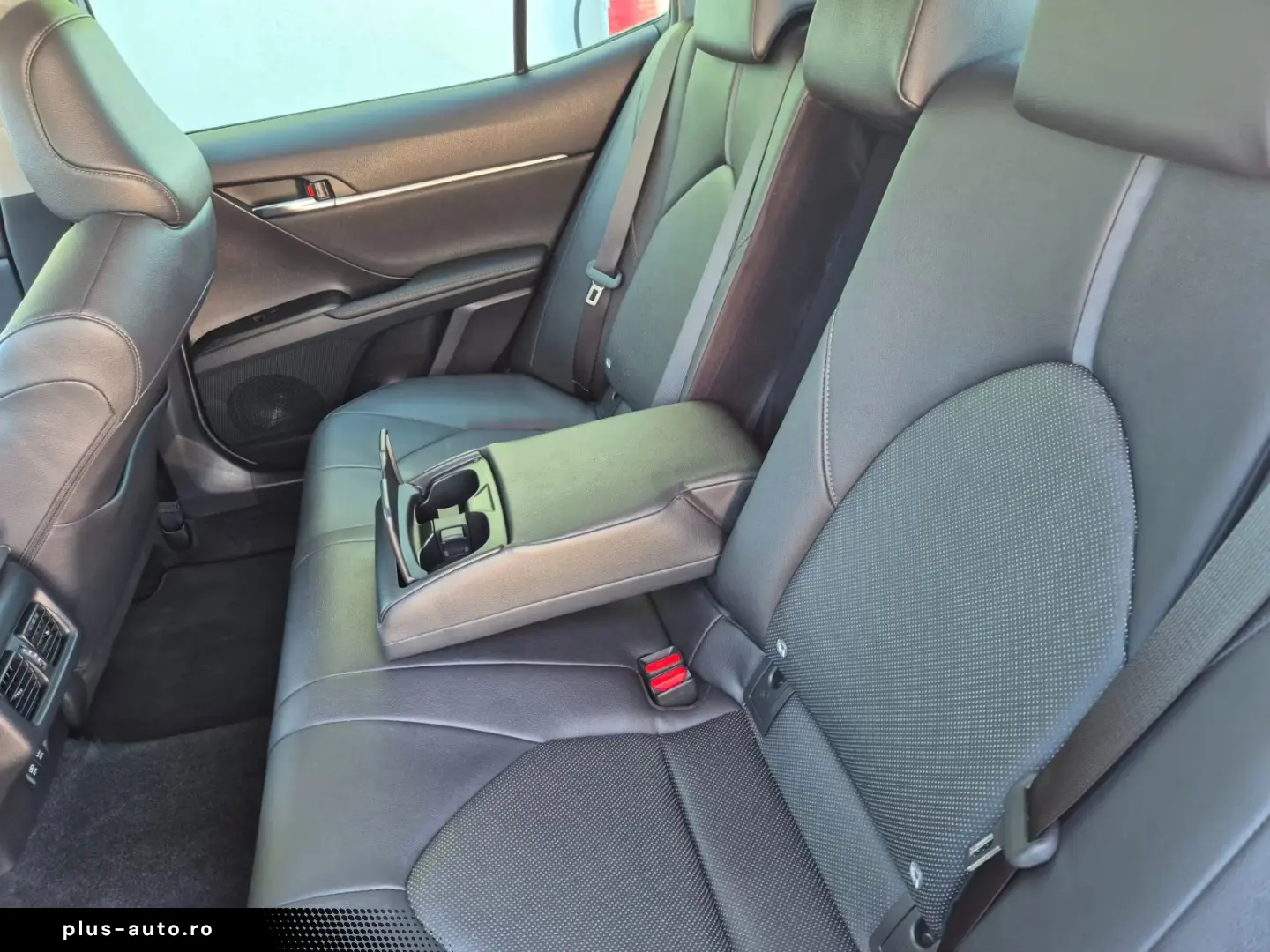 Toyota Camry 2.5 HYBRID E XECUTIVE E-CVT