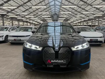 BMW iX xDrive40 76 6 kWh Kamera Sitzhzg