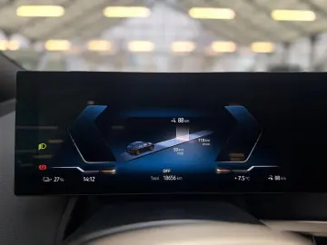 BMW iX xDrive40 76 6 kWh Kamera Sitzhzg