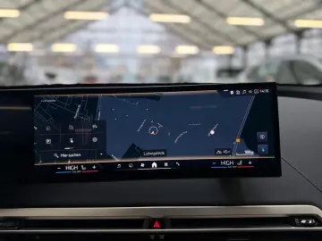 BMW iX xDrive40 76 6 kWh Kamera Sitzhzg