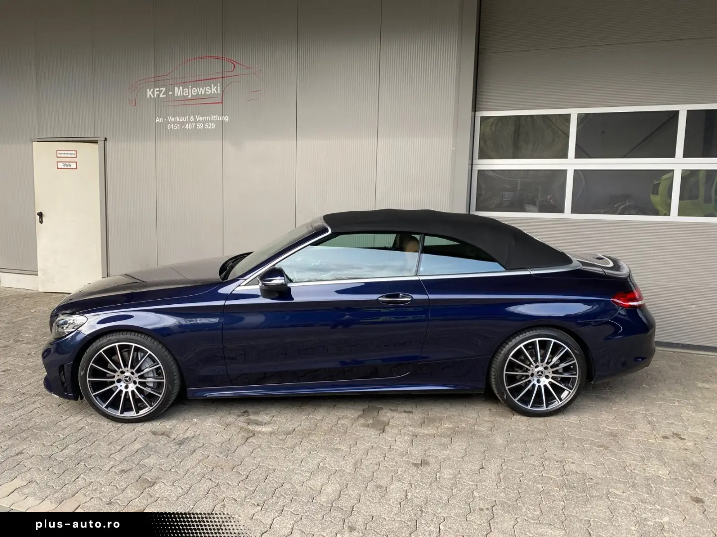 MERCEDES-BENZ C 300 Cabrio  HUD  Burmester