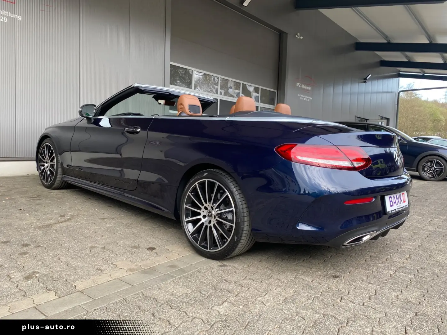 MERCEDES-BENZ C 300 Cabrio  HUD  Burmester