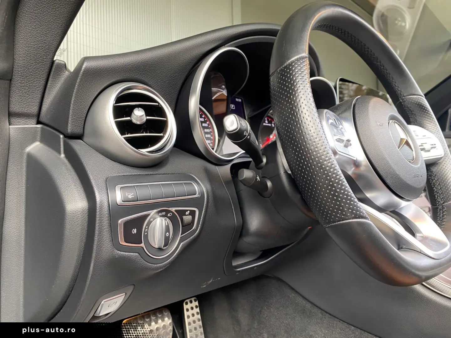 MERCEDES-BENZ C 300 Cabrio  HUD  Burmester