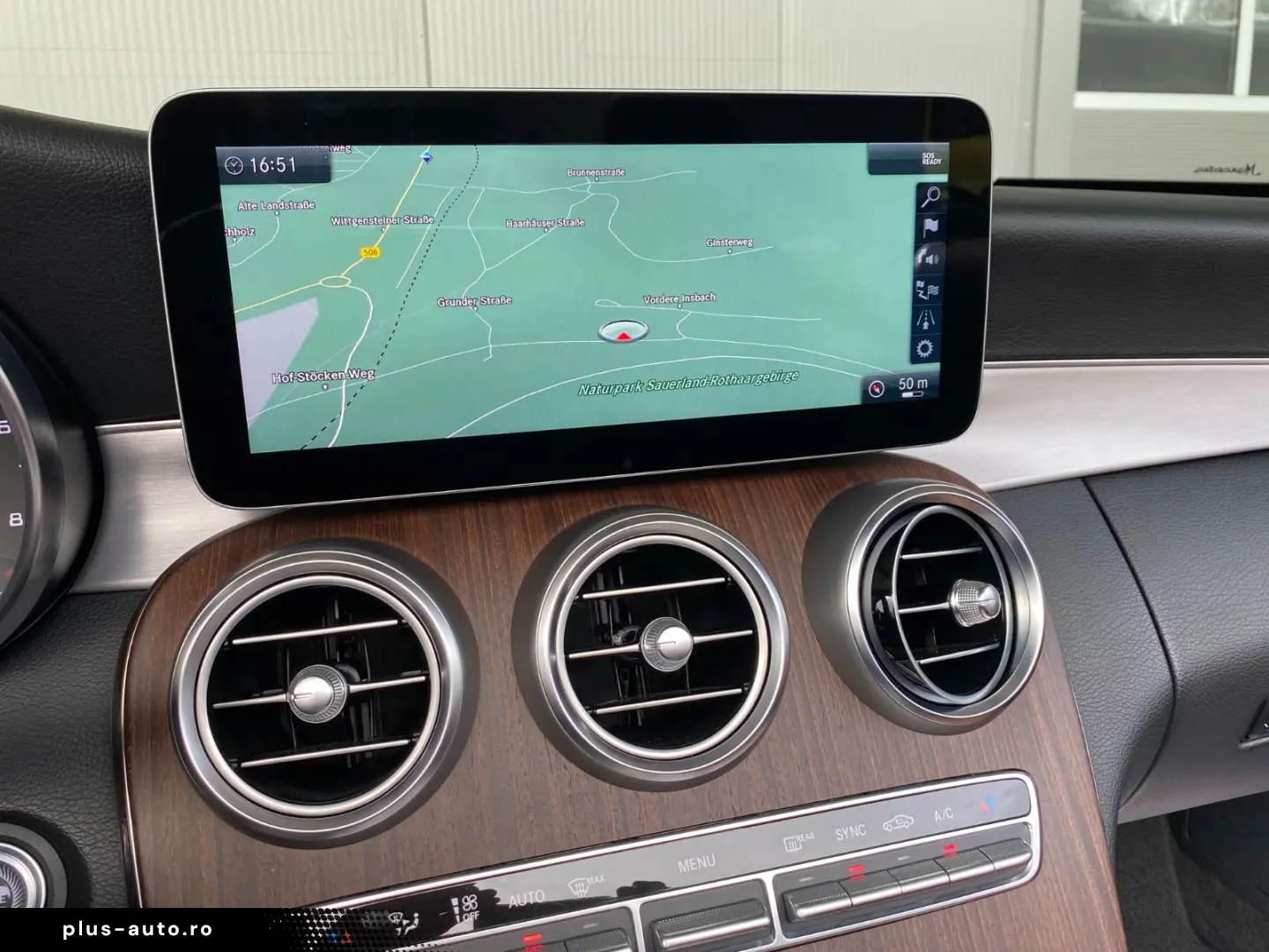 MERCEDES-BENZ C 300 Cabrio  HUD  Burmester