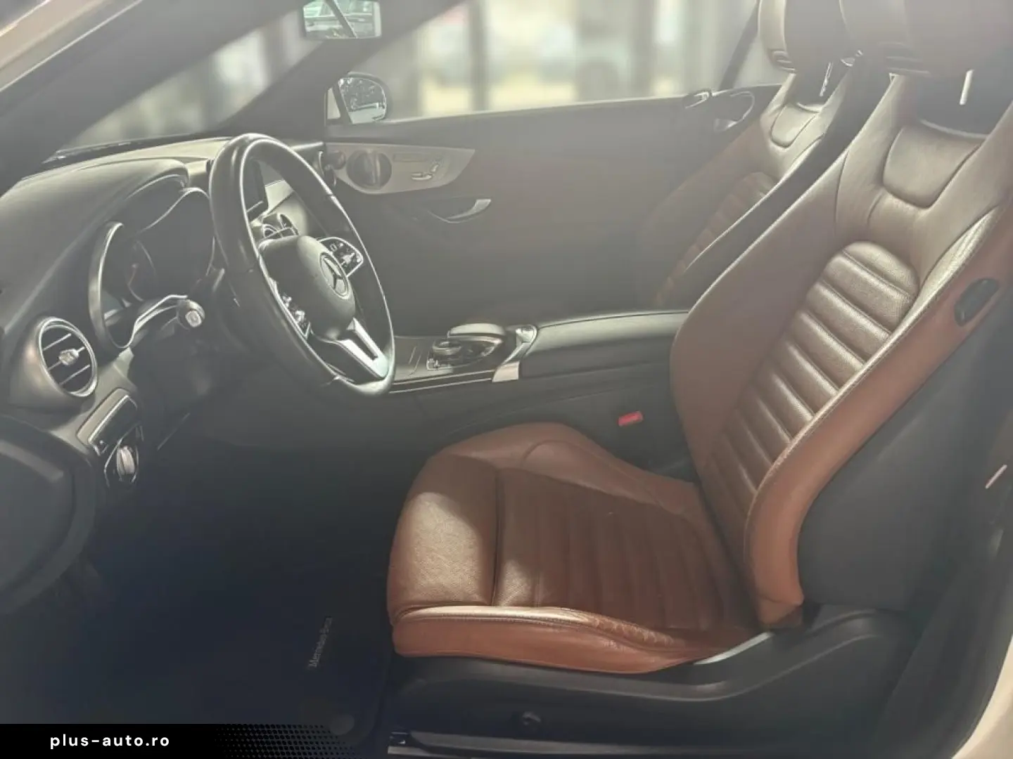 MERCEDES-BENZ C 300 Cabriolet  Multibeam Distronic Burmester