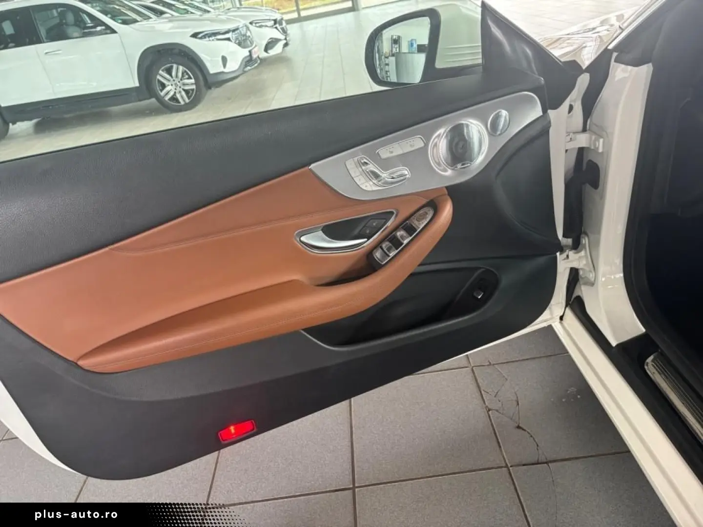 MERCEDES-BENZ C 300 Cabriolet  Multibeam Distronic Burmester