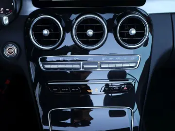 MERCEDES-BENZ C 220 4M AMG RFK Airscarf CarPlay