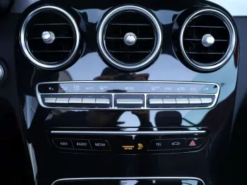 MERCEDES-BENZ C 220 4M AMG RFK Airscarf CarPlay