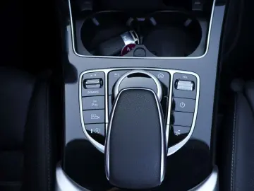 MERCEDES-BENZ C 220 4M AMG RFK Airscarf CarPlay